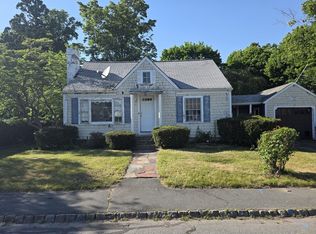 54 Oxford St, Fairhaven, MA 02719