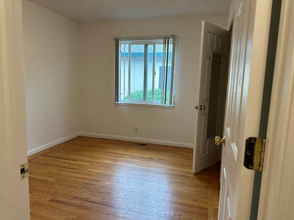 4 bed, 1577 sqft, $5,500 — Photo 3