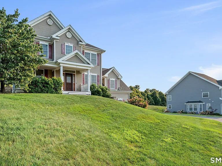 5 Rolling Hills Dr — Photo 3