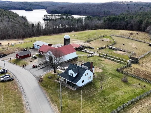 80 Hillside Rd, Rutland, MA 01543