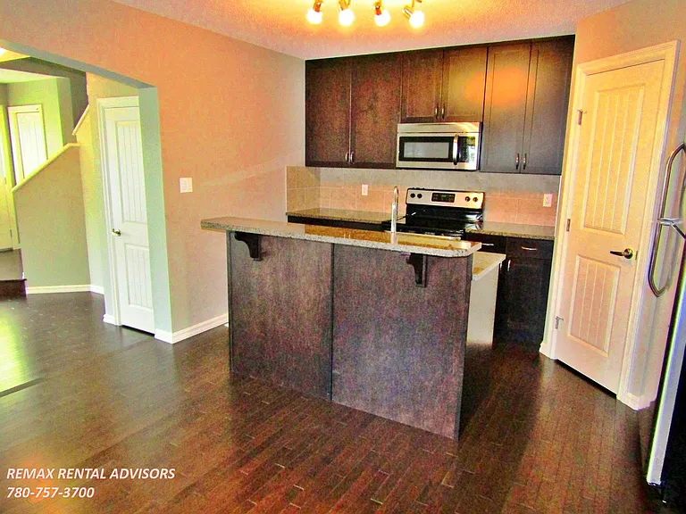 8705 180a Ave NW — Photo 4
