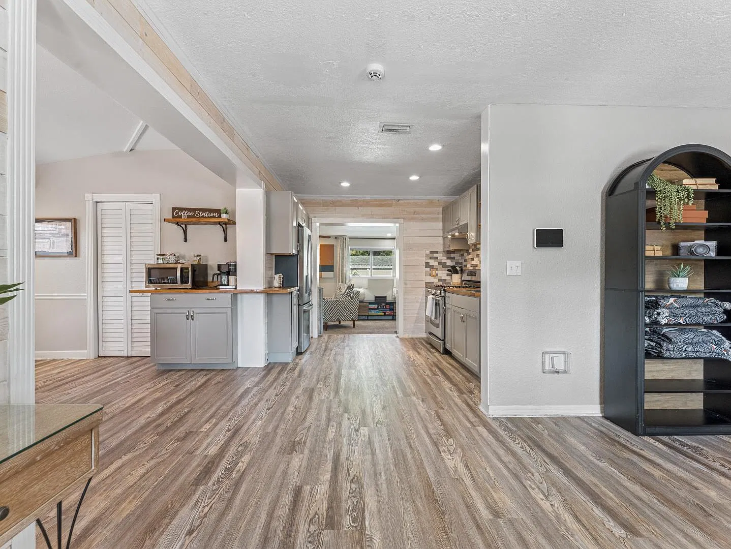 10820 Starkey Rd — Photo 1