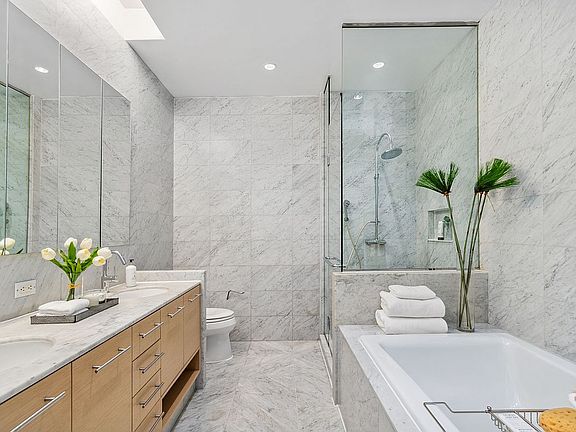 2nd image of 310 E 53rd St APT 20B
