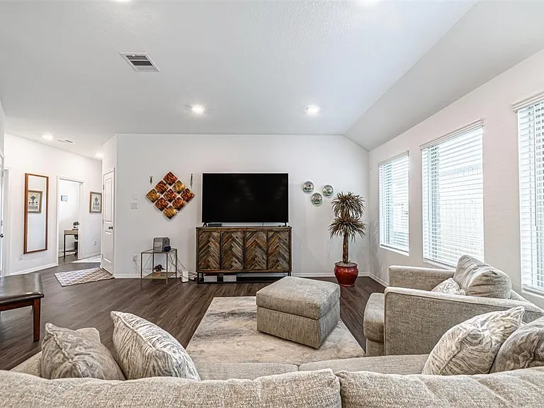 18419 Cobalt Cove Ln — Photo 6