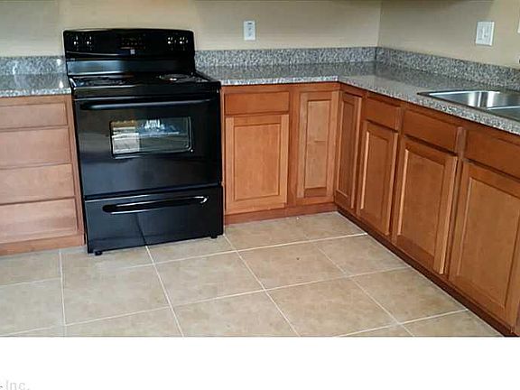 3rd image of 3212 Bapaume Ave