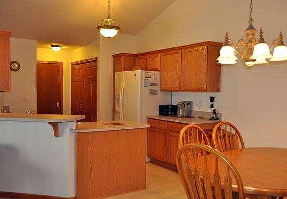 4th image of 612 Park Dr