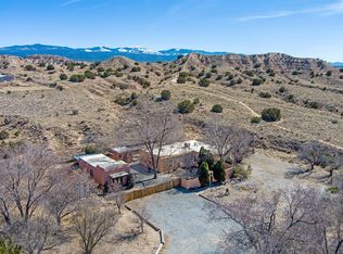 10 Athenas Way, Espanola, NM 87532