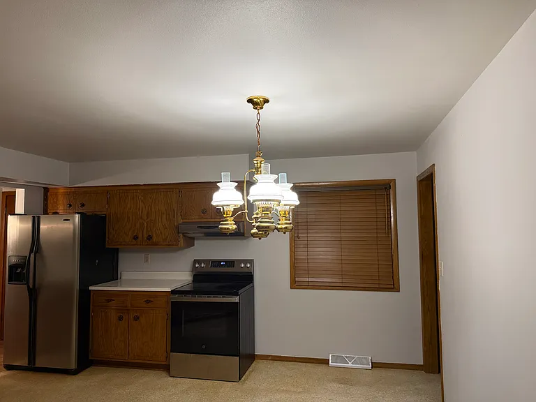 1411 W Grange Ave — Photo 6