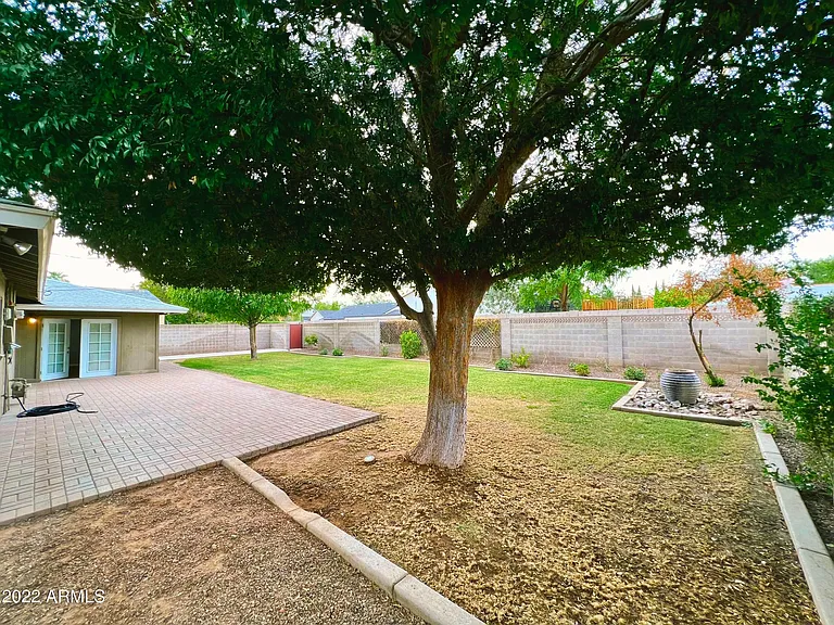3940 E Glenrosa Ave — Photo 14