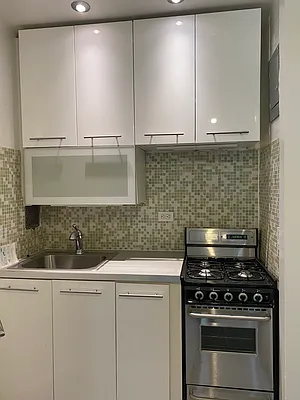 Rented by Douglas Elliman | media 10