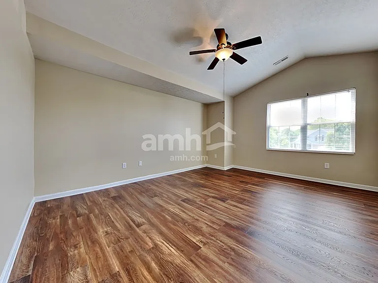 320 Hennepin Dr — Photo 10