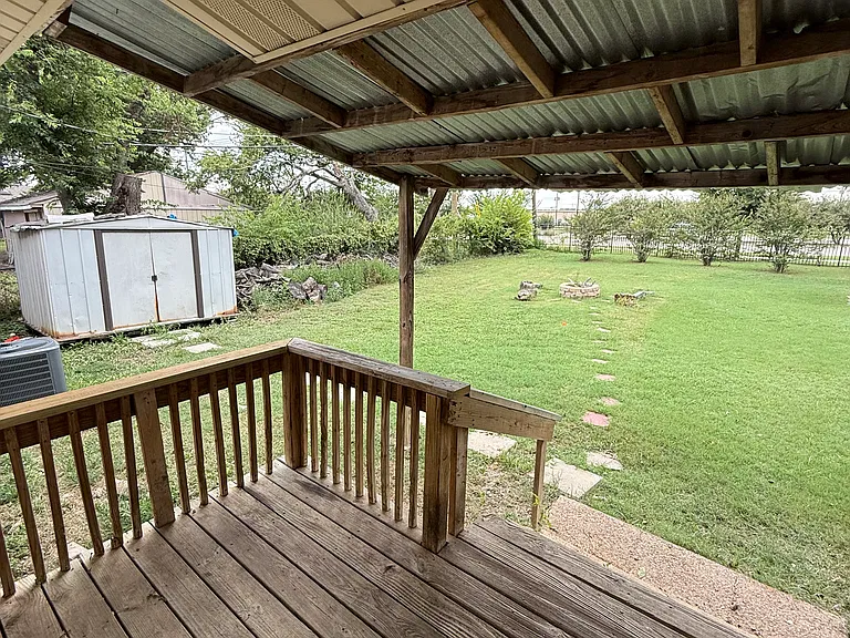 727 Circle Dr — Photo 13
