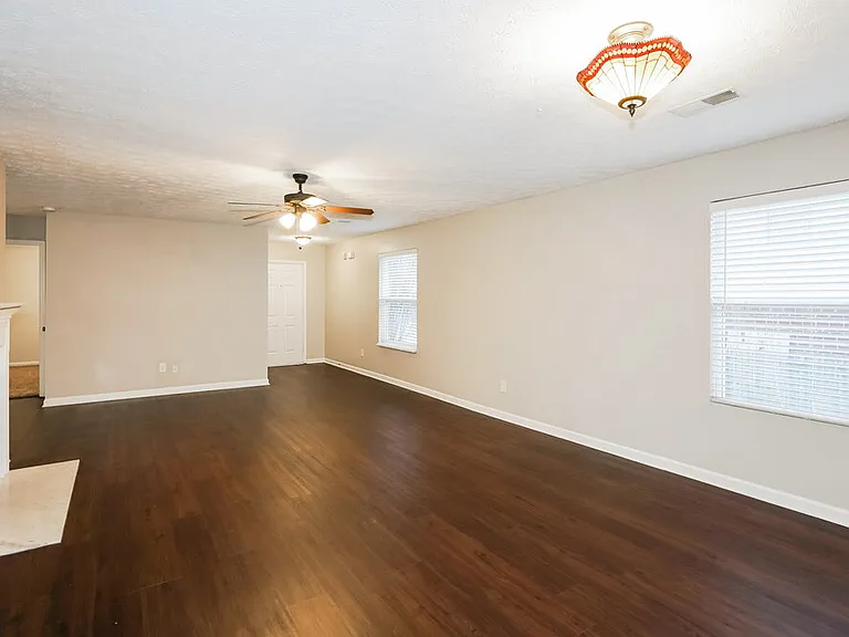 3005 Fieldstone Ct — Photo 3