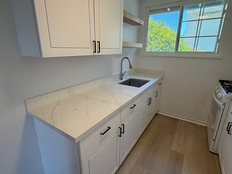 1322 Holly St #4 — Photo 16