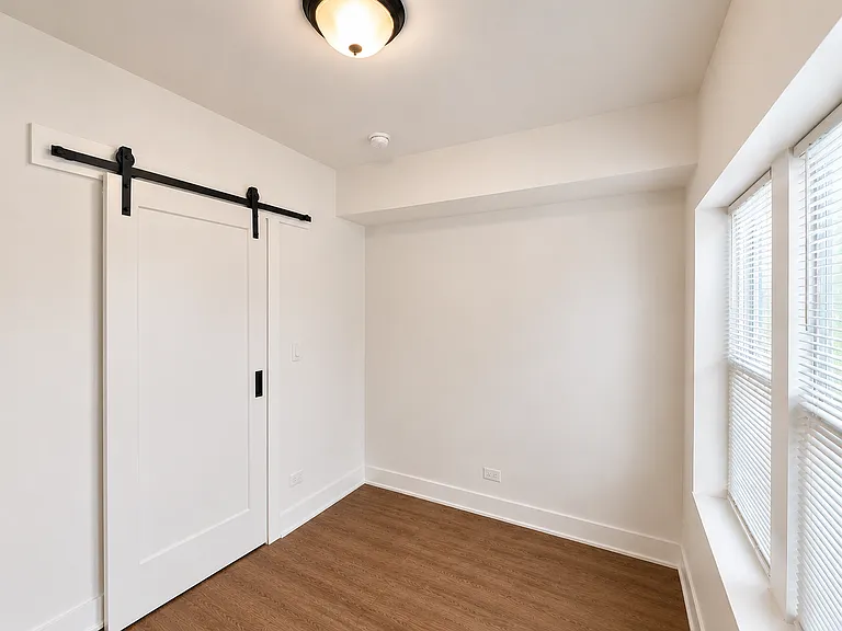 7418 N Ashland Blvd #3 — Photo 7