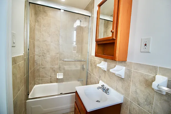 Rented by Hagstrom Management Inc | media 21