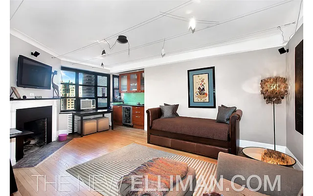 Sold by Douglas Elliman | media 14