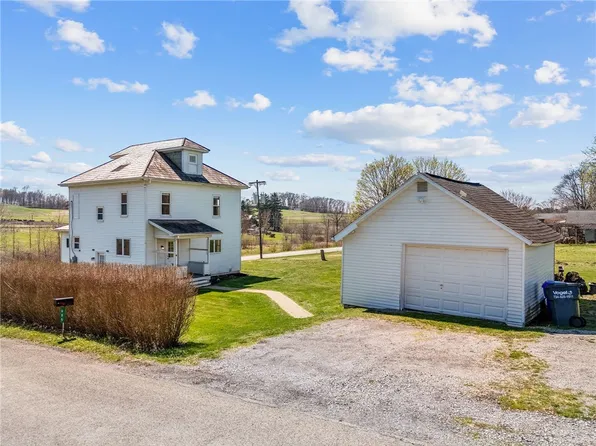 685 Herman Rd, Butler, PA 16002