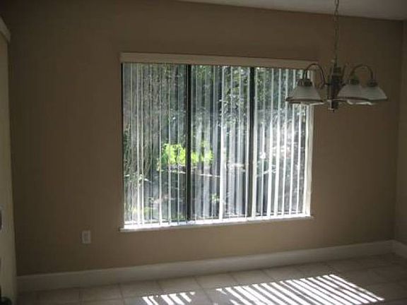 Dining/Breakfast Nook