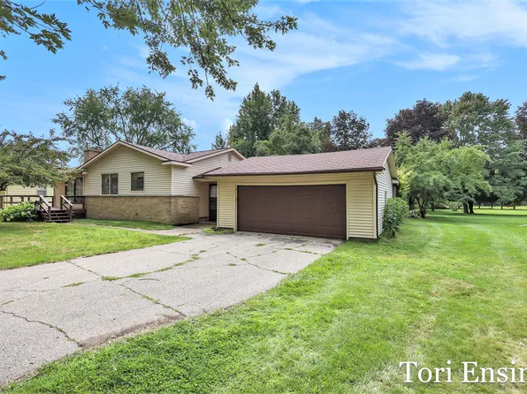 1205 W Ellis Ave, Belding, MI 48809