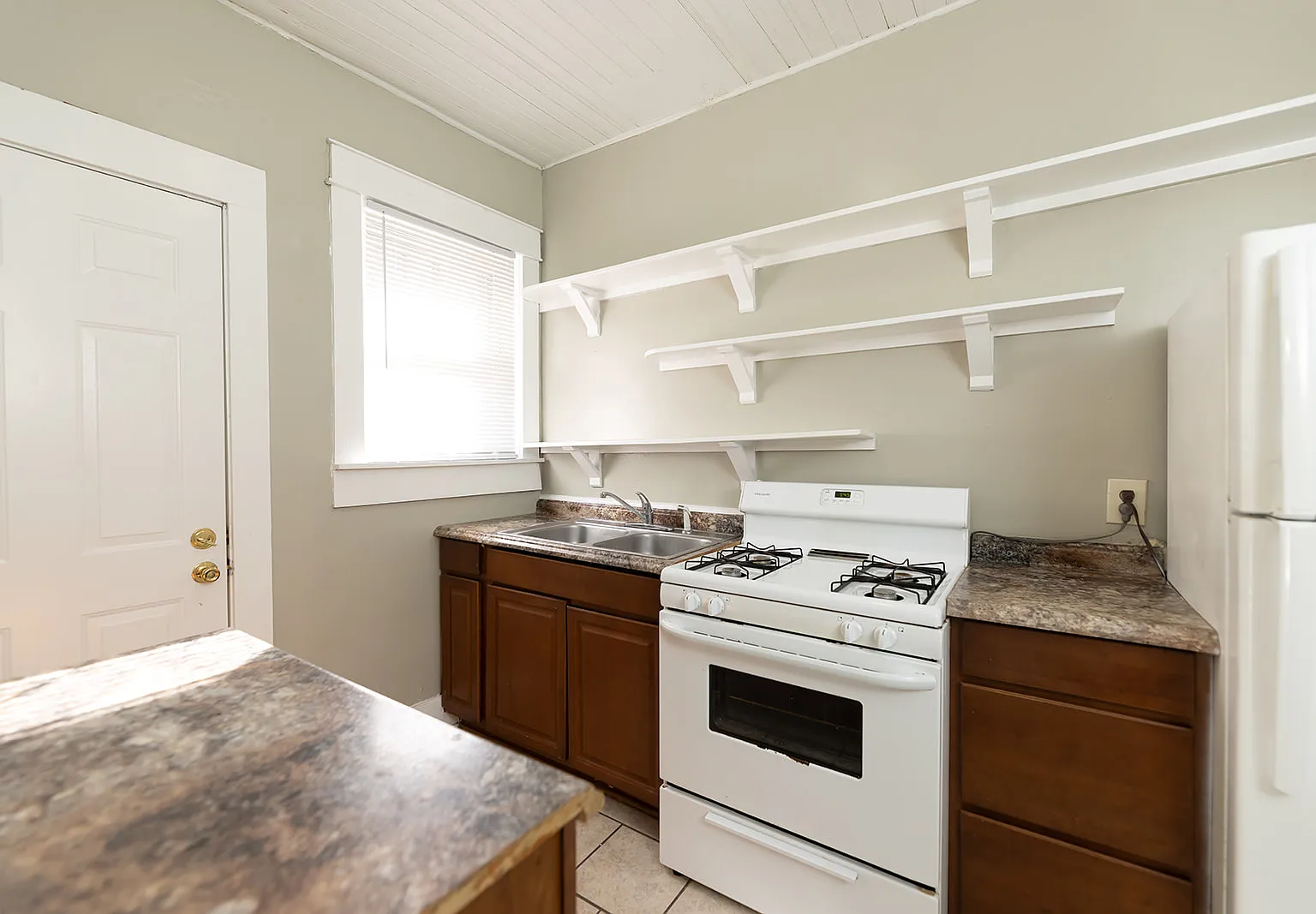 Hawthorne Apartments — Photo 1