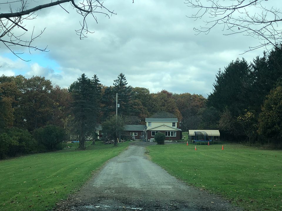 2nd image of 26 Prentice Hill Rd