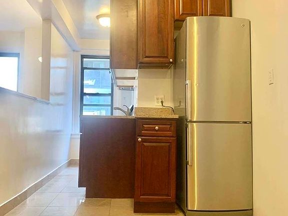 4th image of 127 W 96th St #9FA
