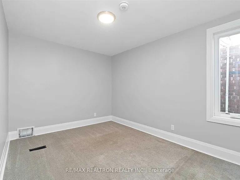 1939 Davenport Rd #UPPER — Photo 5