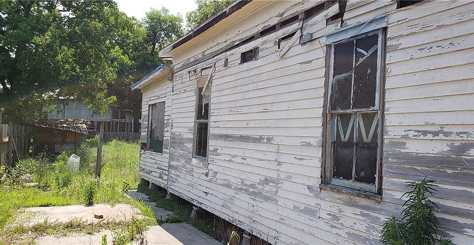 2nd image of 309 Nemento Ave