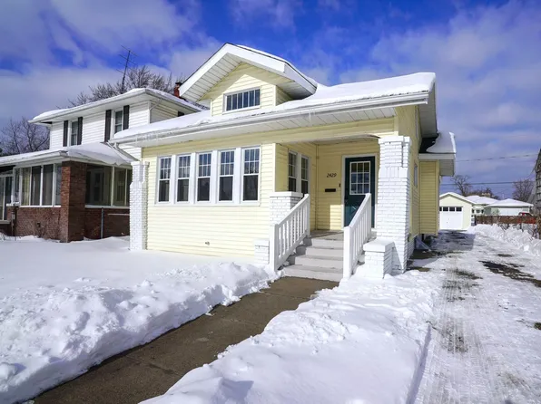 2429 Fredrickson St, South Bend, IN 46628