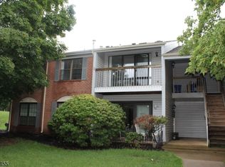 55 Crabapple Ln #55, Franklin Park, NJ 08823