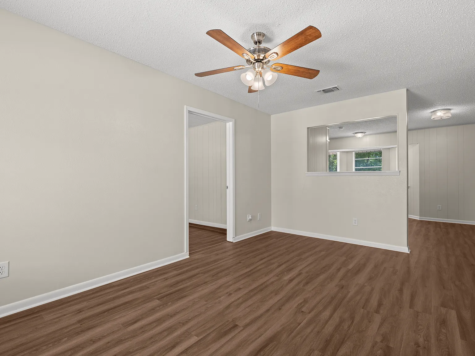 4 bed, 1470 sqft, $1,395 — Photo 3