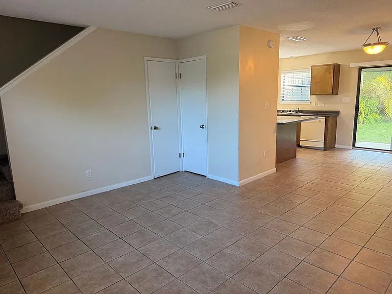 2750 W 12th St #2B — Photo 3
