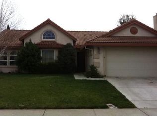 1585 Dunlap Ct, Dixon, CA 95620
