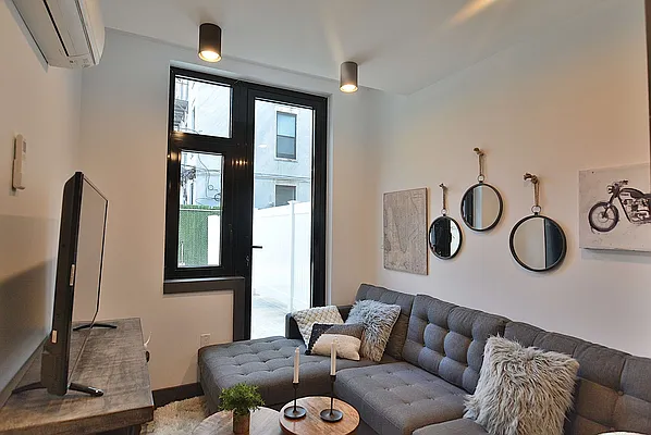 Rented by Hagstrom Management Inc | media 5