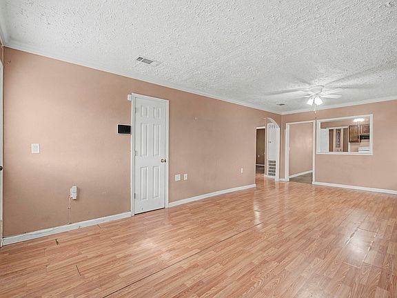 4th image of 437 Dripping Springs Rd