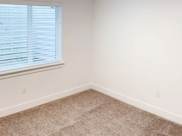 103 N 300 E — Photo 7