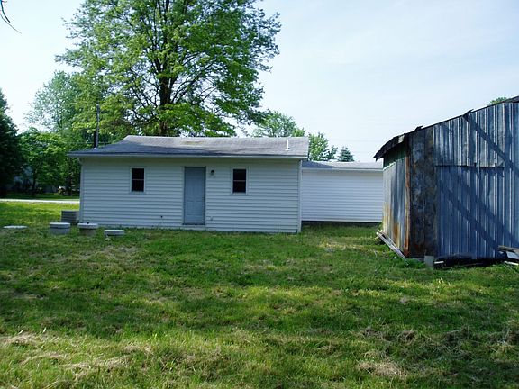 Rear walkout to large yard