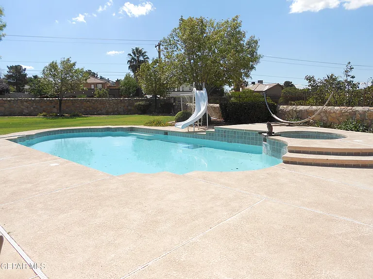 1201 Brown Ridge Pl — Photo 30
