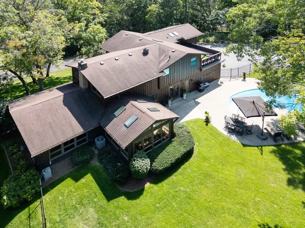 2329 Summit Dr, Janesville, WI 53548