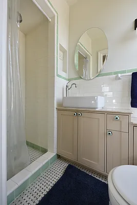 Rented by Buchbinder & Warren | media 17