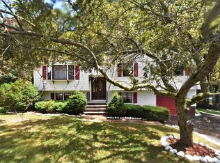 42 Chandler Rd, Burlington, MA 01803
