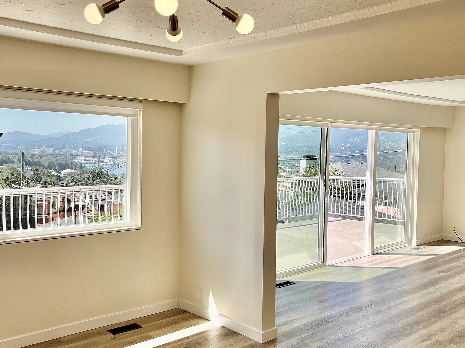 3 bed, 1400 sqft, $3,870 — Photo 2
