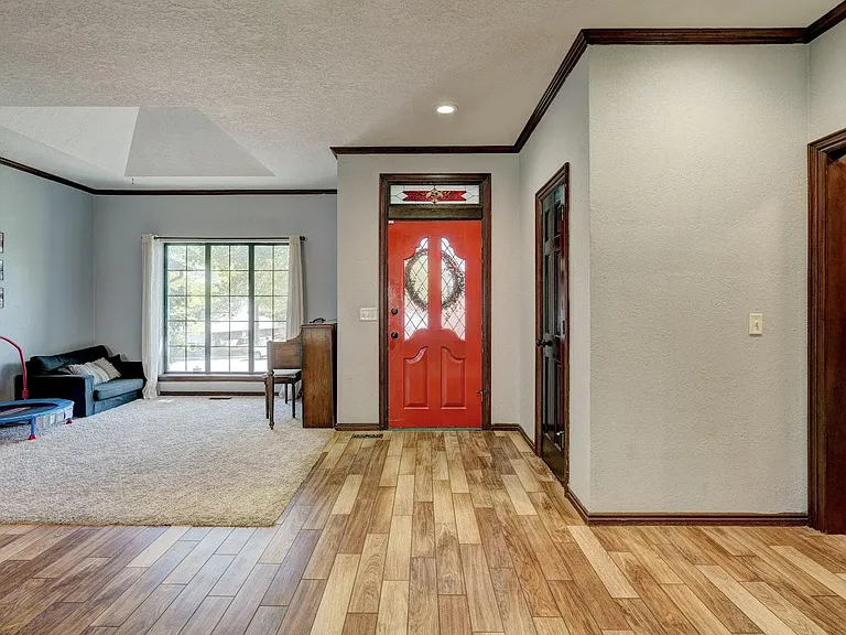 1409 Folkstone Rd — Photo 3