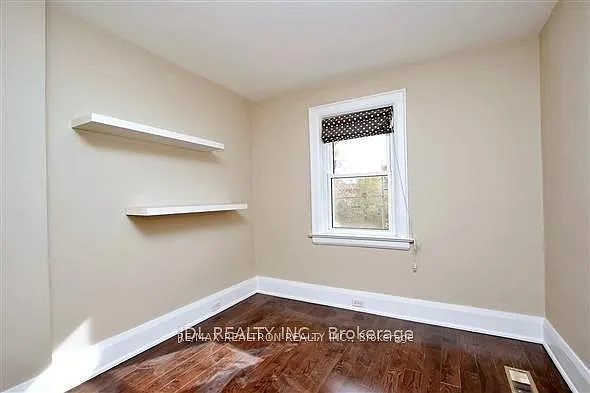 23 Bowood Ave — Photo 12