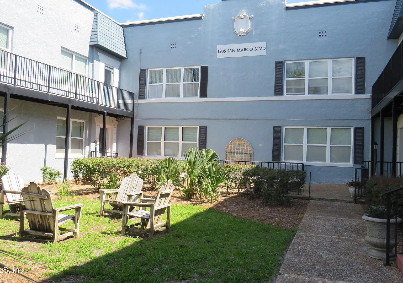 1 bed, 1.0 bath, 700 sqft, $1,100 — Photo 2