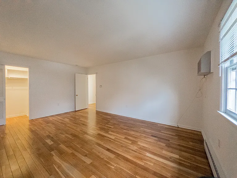 Hampshire Place Townhomes — Photo 11