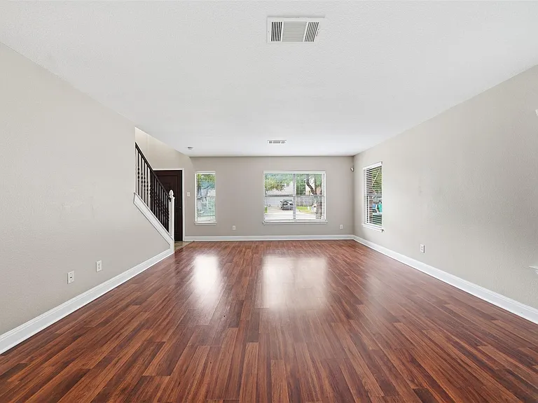1304 Irene Dr — Photo 10