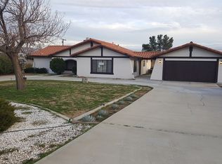 19855 Rimrock Rd, Apple Valley, CA 92307