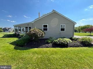 5th image of 5 Carriage Dr